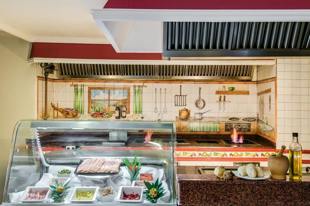 Hotel Nh Collection Madrid Gran Via Zewnętrze zdjęcie